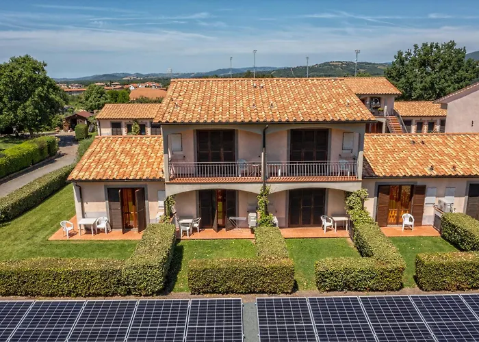 Apart-hotel Villaggio Le Querce 4*