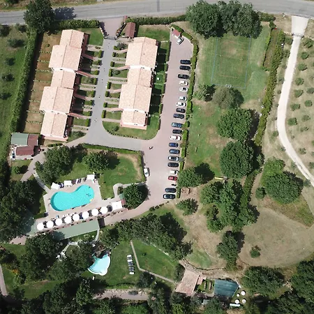 Villaggio Le Querce Aparthotel 4*