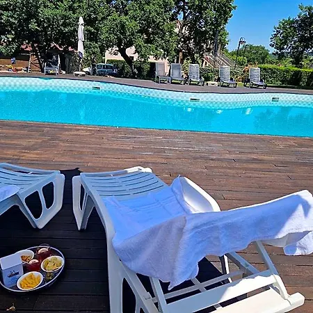 Aparthotel Villaggio Le Querce 4*