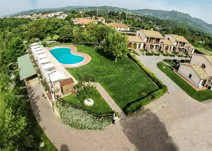 Ξενοδοχείο με διαμερίσματα Villaggio Le Querce